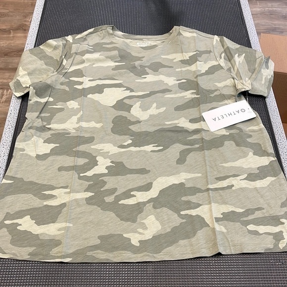 NWT Athleta Active Organic Short Sleeve Daily Camo Crew Tee - Picture 1 of 6